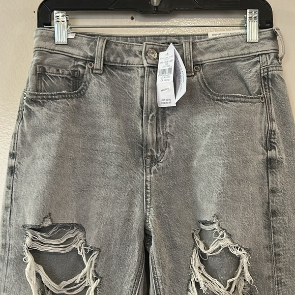 NWT American Eagle Gray Distressed Straignt Mom High Rise Jeans SZ 4 - Picture 3 of 13
